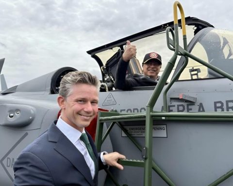 Colombia signs contract for Swedish fighters; Peru evaluates between Sweden, the US and France