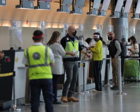 Colombia: there are almost 1,500 travelers affected by pause in flights