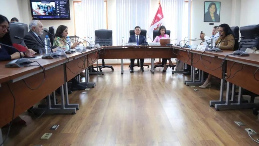 Confiep: Expansion of the Reinfo puts into effect "high risk" country security