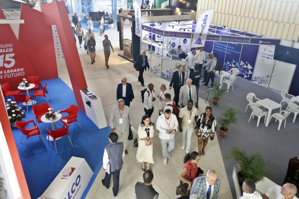 Cuba makes foreign investment more flexible, but for now will maintain strict control over labor hiring