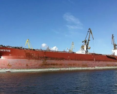 Cuba received 35% less oil and derivatives from Mexico and Venezuela between January and October