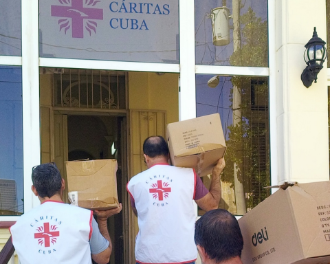 Cuban bishops talk “with all parties” to manage US aid