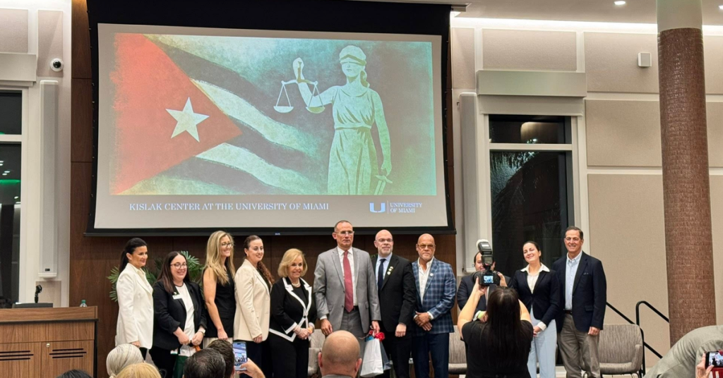 Cuban exiles create the organization 'Defensa CD' to protect victims of repression