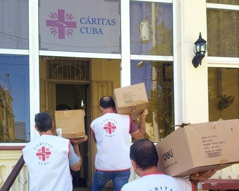 Cuban government thanks help from the US and warns that it will “channel” it together with the Church