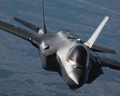 Un avión estadounidense