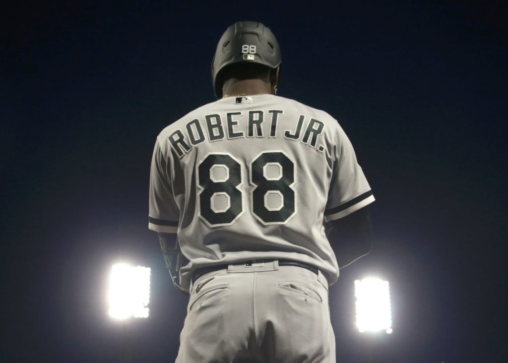 Cubans in MLB: Luis Robert Jr. stays in Chicago