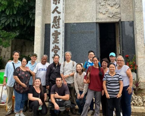 Cubans of Japanese descent pay tribute to their ancestors at the Columbus Cemetery in Havana