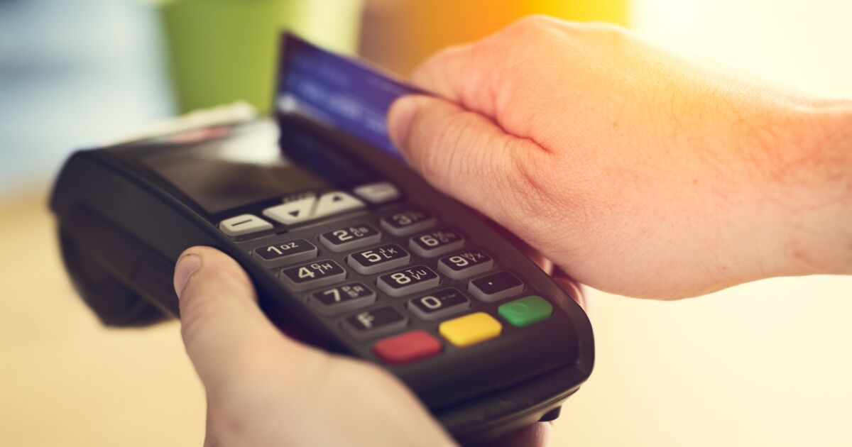 Despite economic weakness, credit cards grow by double digits