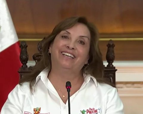 Dina Boluarte requested a lifetime pension and other benefits from Congress after her vacancy