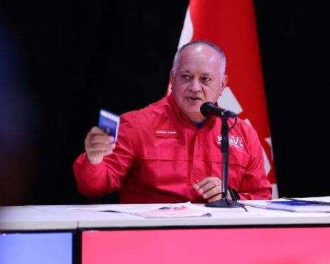 Diosdado Cabello desmiente negociación