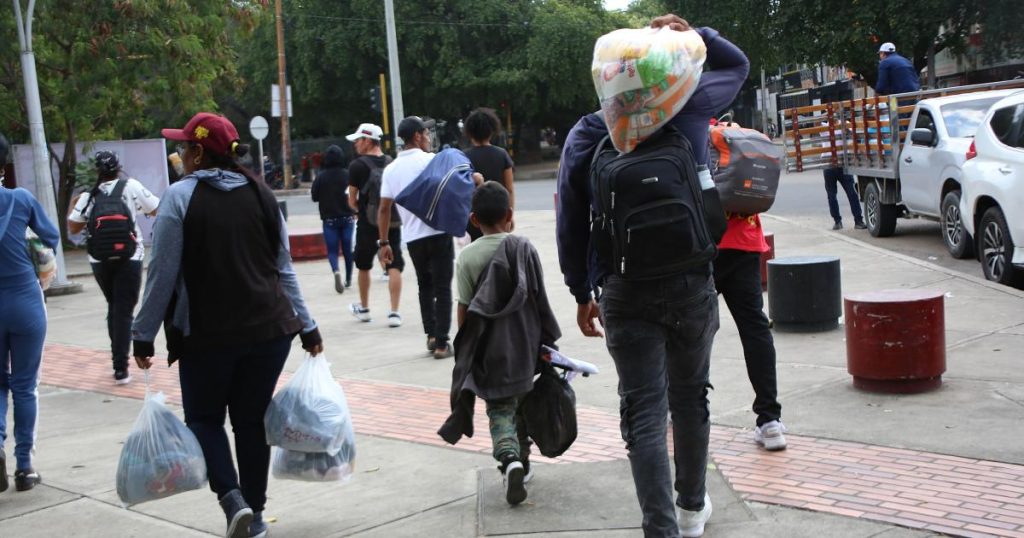 Displaced people return in fear to Briceño, Antioquia, after years of violence and landmines