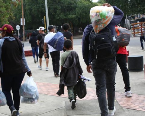 Displaced people return in fear to Briceño, Antioquia, after years of violence and landmines
