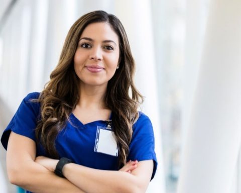 Do you want to earn more than 3000 euros per month? Which country is looking for Chilean nurses and how to apply