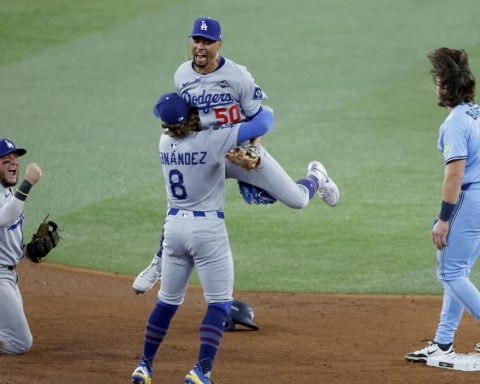 Dodgers ganan 3-1 ante Blue Jays de forma dramática y extienden Serie Mundial al Juego 7