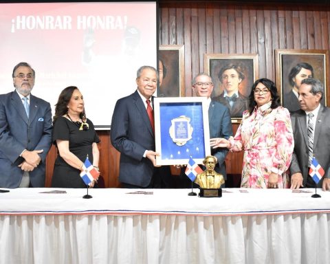 Duartiano Institute honors Juan Marichal with a “Patriotic Tribute”