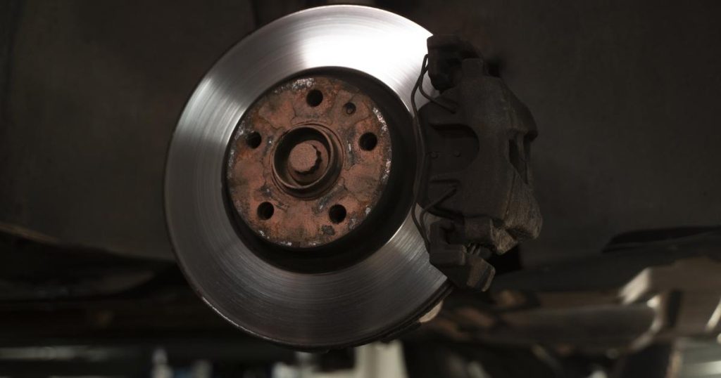 Dump truck without brakes causes multiple crash with 12 vehicles in Medellín