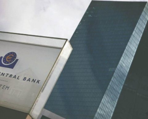 ECB warns of high valuations of AI and sovereign debt risks