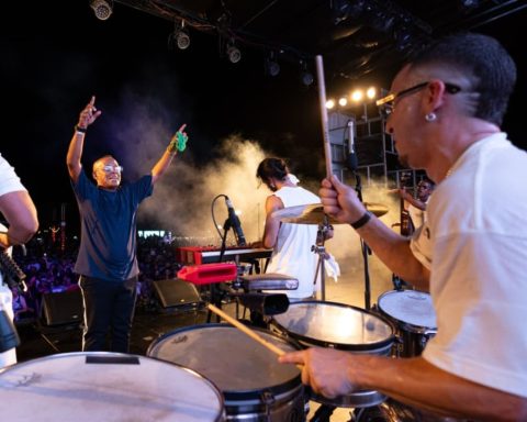 Elito Revé and his Charangón in Yarini