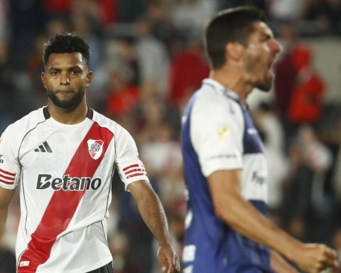 Epic day for Boca and forgettable for River just before the 'Superclásico'