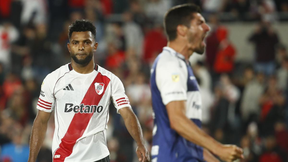 Epic day for Boca and forgettable for River just before the 'Superclásico'