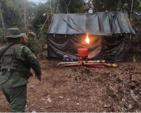 Fanb destroys illegal mining camp in the Amazon