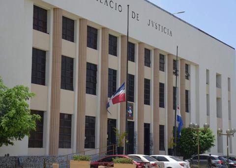 Fight between taxi driver and passenger over payment for a trip ends in tragedy