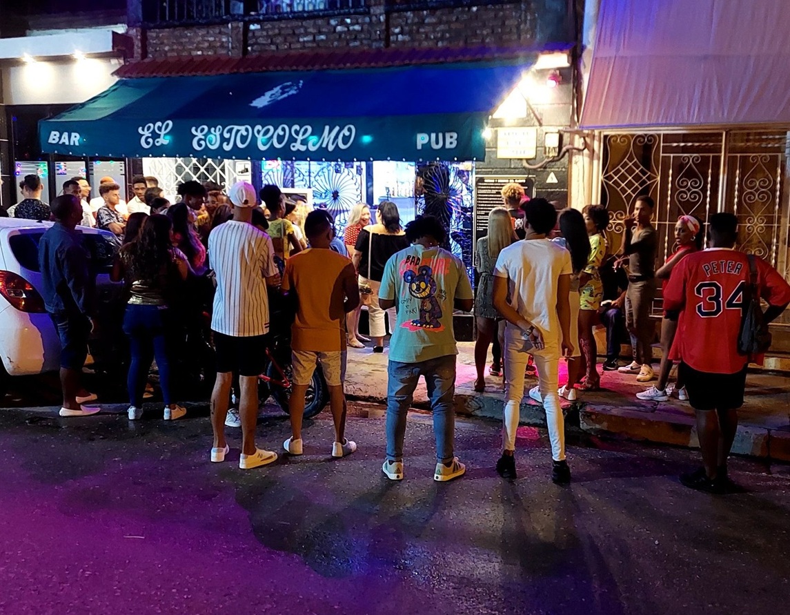 Fight in a bar in Guantánamo leaves several injured and damages the provincial hospital