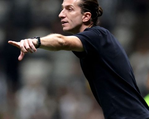 Filipe Luís says he always believed in the Libertadores title