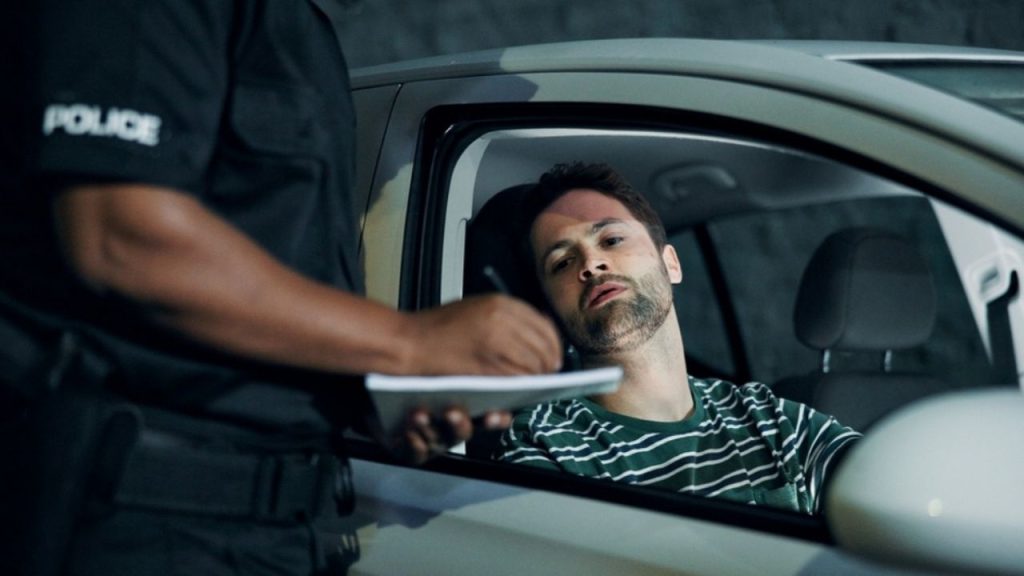 Find out how much the fine is in Chile for parking the vehicle in front of accesses enabled for e