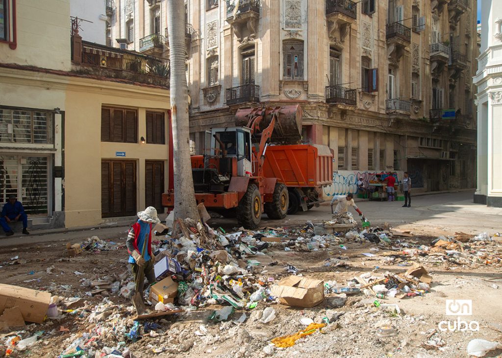 Flashlight: another crackdown on garbage in Havana, will it be this time?