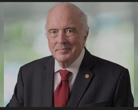 Former ambassador supports changing summit date