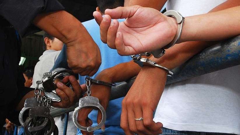 Four arrested for transporting drugs