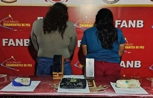 Four arrested for transporting drugs