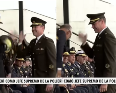 George Forsyth, presidential candidate for Somos Perú, appeared dressed in a military uniform in front of José Jerí