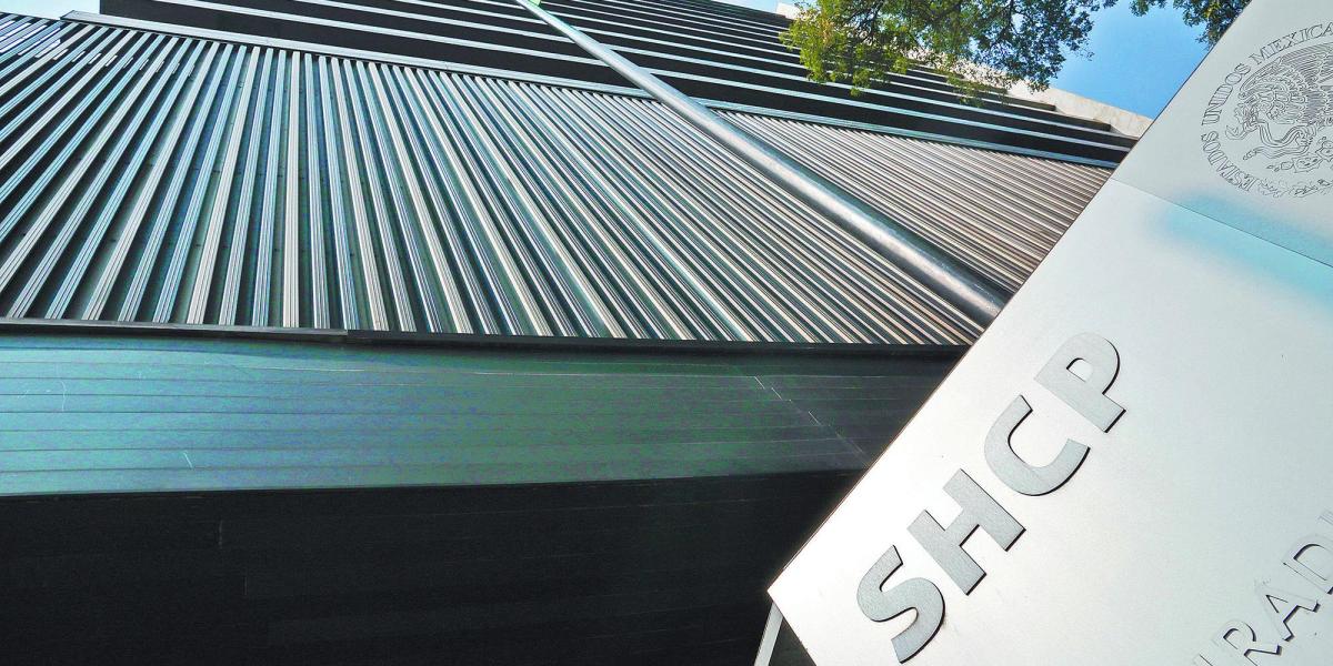 Government continued with the key to health spending closed; fell 4.1% annually in the III Quarter.