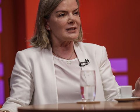 Government is against equating factions with terrorism, says Gleisi Hoffmann