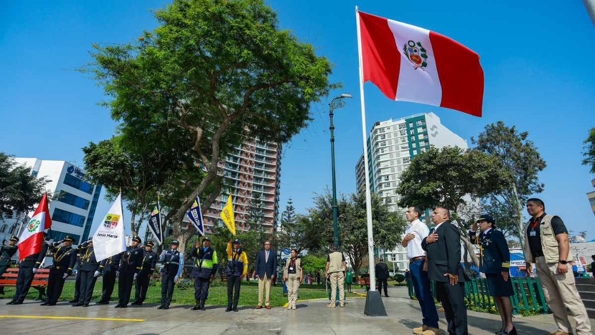 Government orders to raise flag and sing national anthem every Sunday and Monday