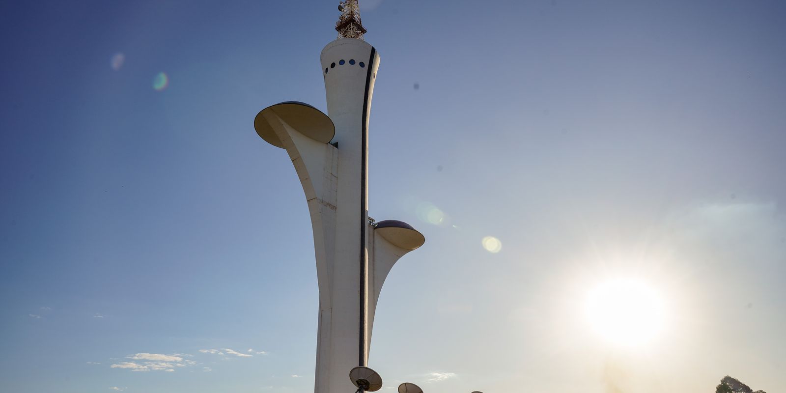 Government will hold auction to buy digital transmission equipment