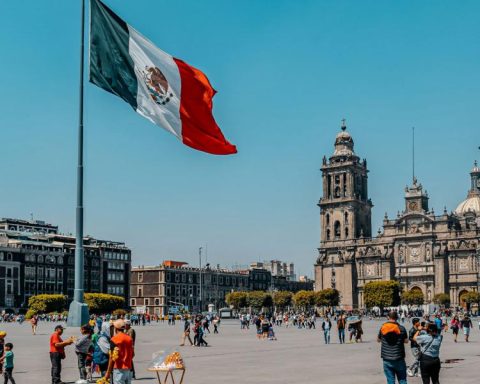 Half of poverty in CDMX has to do with time, not money: study