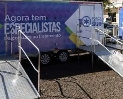 Health installs mobile clinics in city devastated by tornado