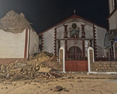 Historic church tower collapses in the province of Junín