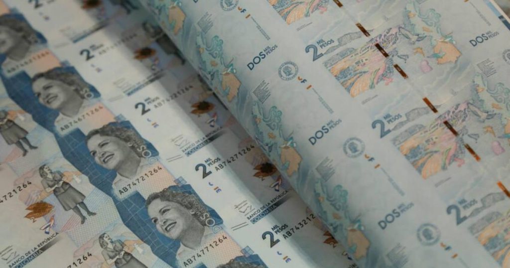How to recognize a fake bill in Colombia? We explain