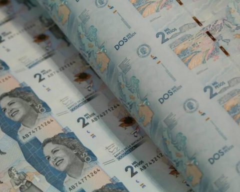 How to recognize a fake bill in Colombia? We explain