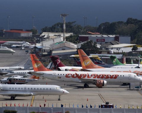 IATA asks Venezuela to reconsider revoking permits