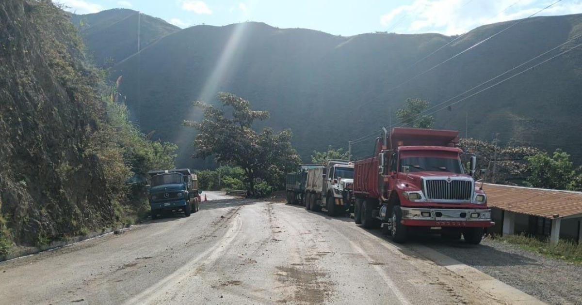 Illegal checkpoint on the Pan-American highway leaves one dead and three injured in Mojarras, Cauca