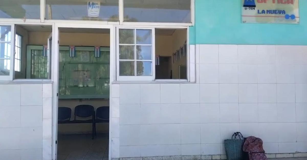 In Guantánamo, seeing well has become a luxury due to the shortage of state opticians