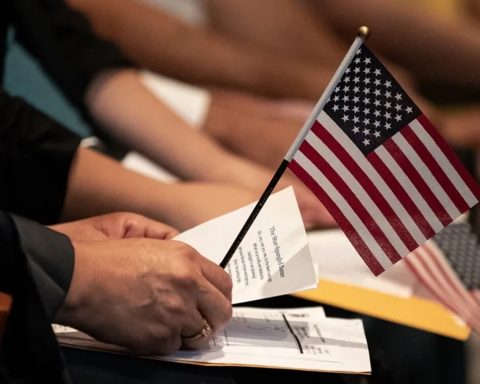 In another blow to immigration, the United States also stops “asylum decisions”