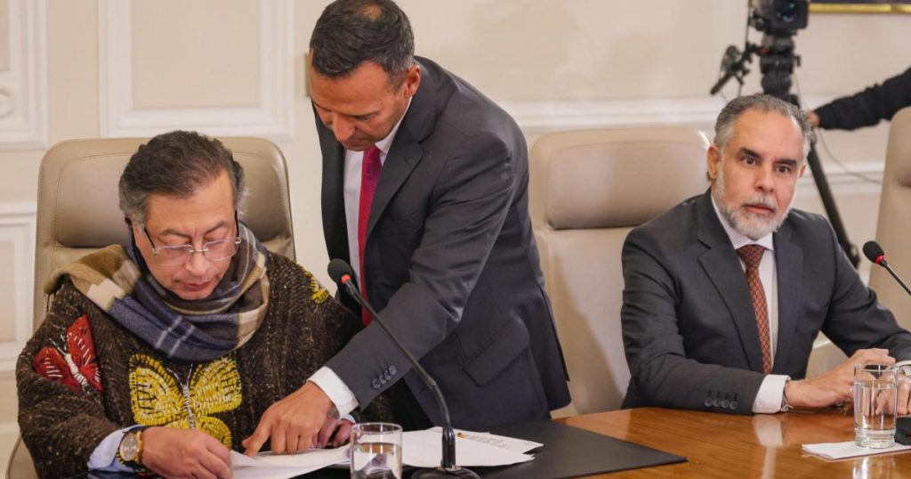 Is there favoring of 'Calarcá' dissidents? MinDefensa responds to the controversy