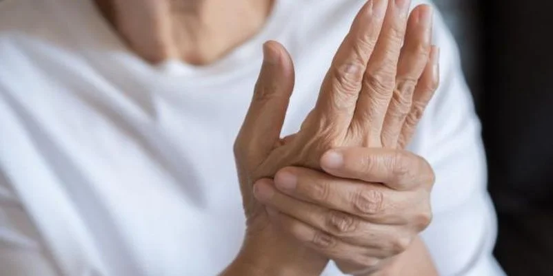 La inflamación residual tras el chikunguña puede prolongarse por semanas o meses, con periodos de mejoría y empeoramiento