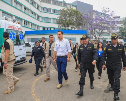 José Jerí makes a surprise visit to the PNP hospital to supervise patient care